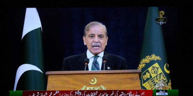 Premier van Pakistan bedankt Trump, Turkije en China voor historische overwinning