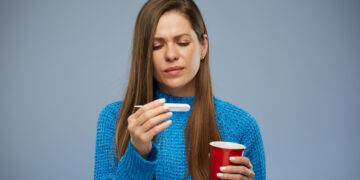 Genezing en ontsteking bij COVID-19 patiënten: arts slaat alarm