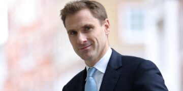 Brexit bemoeilijkt terugkeer migranten over Kanaal, top Tory realiseert zich in gelekte audio.