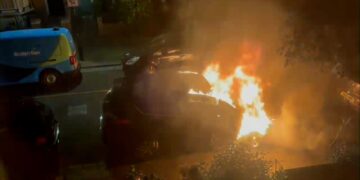 Oekraïner in voorlopige hechtenis voor brandstichting bij eigendommen en auto gelinkt aan Sir Keir Starmer.