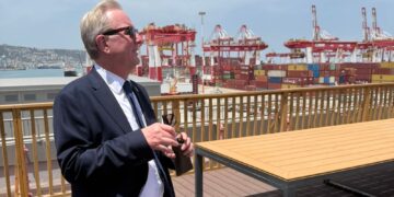 Britse handelsvertegenwoordiger bezoekt Israël na opschorting van gesprekken.