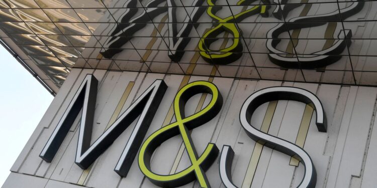 Wat te doen na grootschalige datadiefstal bij M&S?