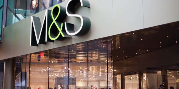 M&S stopt werving vanwege cyberaanval.