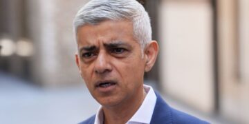 Sadiq Khan pleit voor decriminalisering van cannabisbezit
