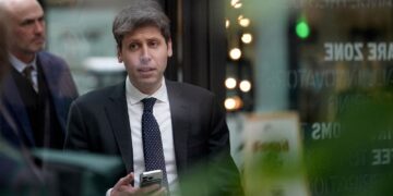 OpenAI trekt plannen terug om controle van non-profit weg te nemen.