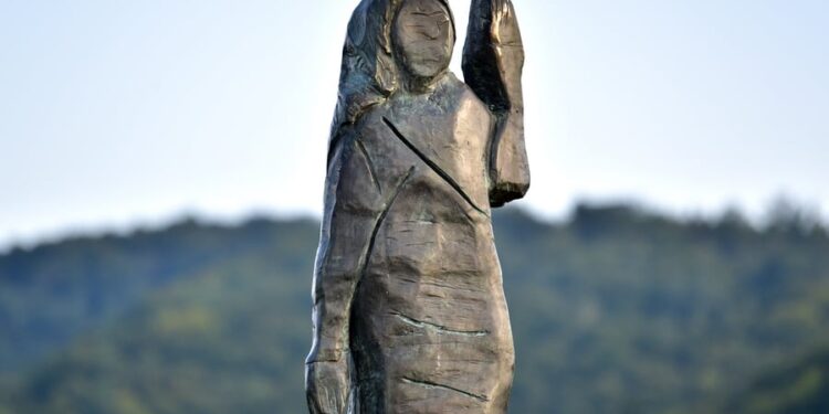 Mysterie rond verdwenen standbeeld Melania Trump in Slovenië