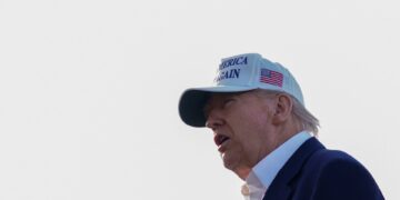 Trump op lastige kruispunt met Poetin terwijl Moskou uitdaagt