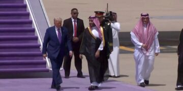 Trump breekt barrière van 2 biljoen in Saoedi-Arabië bromance met Mohammed bin Salman
