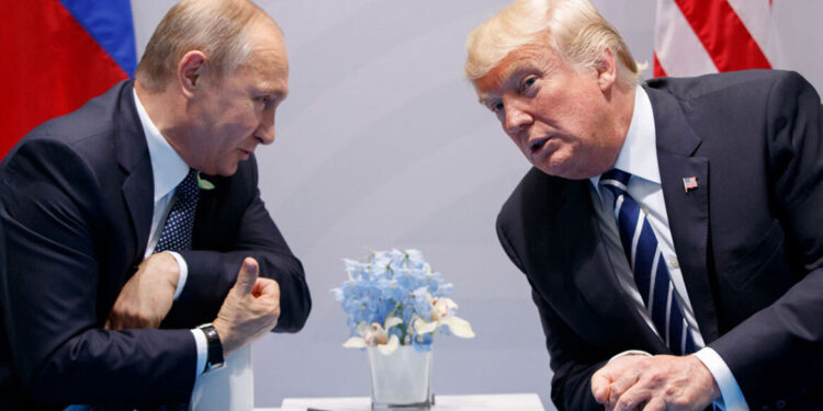 Trump dreigt Poetin te bellen voor oplossing Oekraïne crisis