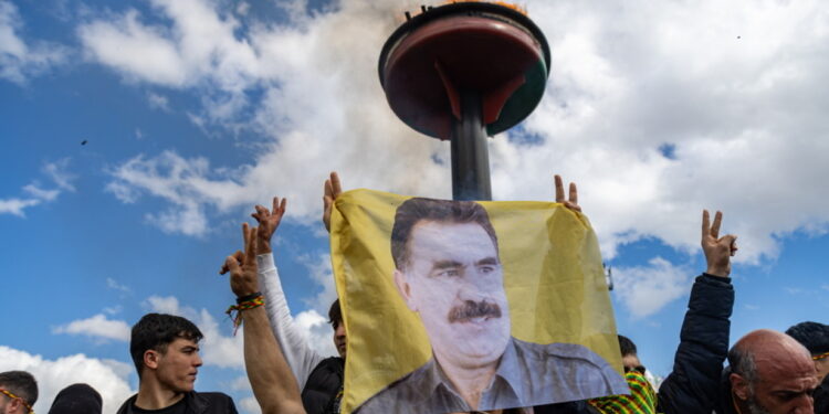 Pro-Koerdische partij eist vrijlating politieke gevangenen vóór juni