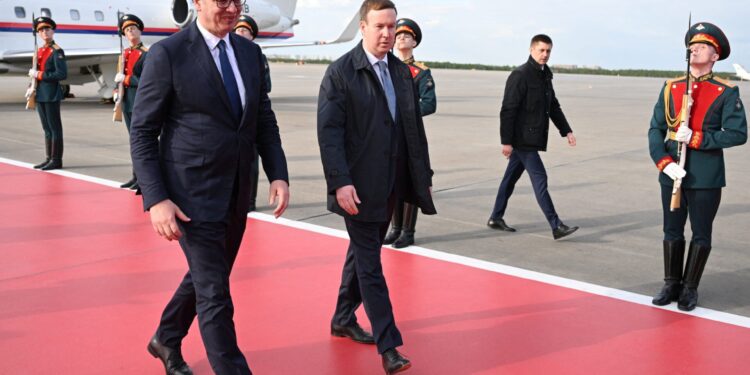 Vucic bezoekt Moskou voor Niki Day – EU-reacties