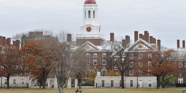 Rechtbank blokkeert Trumps plan buitenlandse studenten Harvard te verbieden