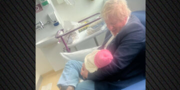 Boris Johnson verwelkomt vierde kind met Carrie Symonds