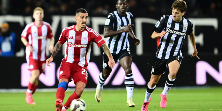 ΠΑΟΚ verslaat Olympiakos met 1-0 in eerste helft op Karaiskakistadion