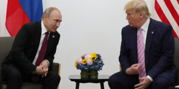 Trump bij gesprekken over Oekraïne als Poetin aanwezig is, zegt gezant