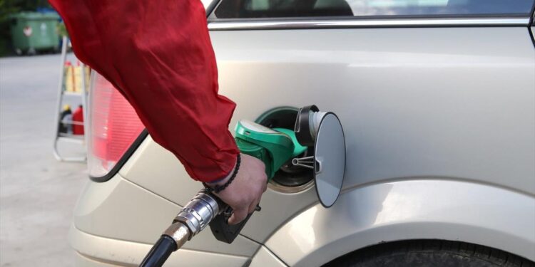 Controles Dimea op godslastering bij Theodorikakos benzinestations