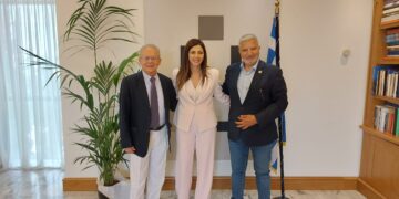 De ontmoeting van Patouli en Zacharaki bij Hippocratic School