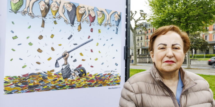 Vreedzame revolutie omverwerpt Hameni, aldus Nobelprijswinnaar Shirin Ebadi.