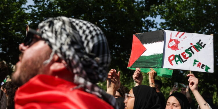 Israël vraagt Egypte om blokkade caravan naar Gazastrook.