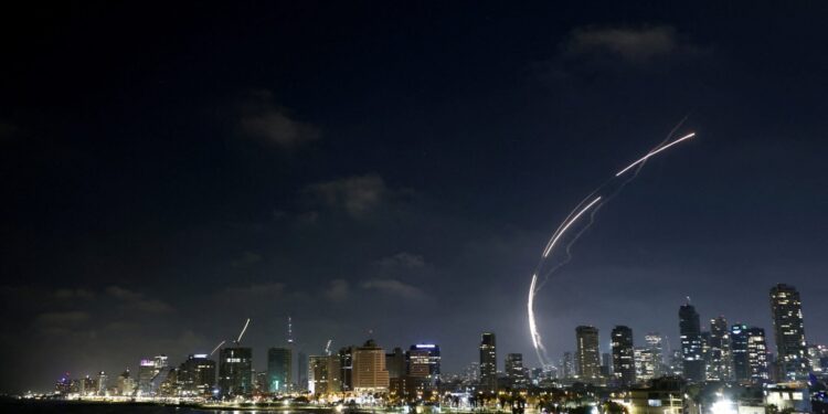 Derde golf Iraanse raketten treft Israël hard