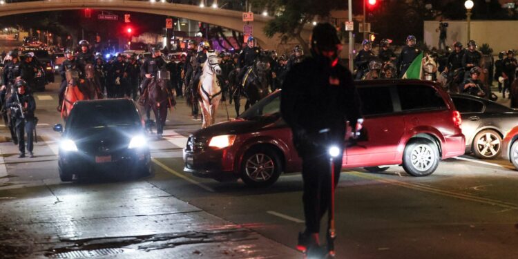 Verbod op nachtleven in Los Angeles na meer dan 100 arrestaties