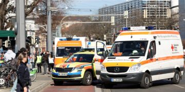 Voertuig rijdt op kinderen – 4 gewonden