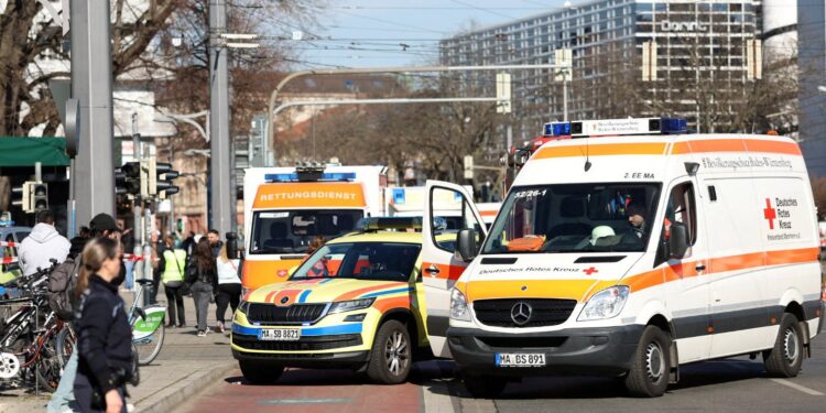 Voertuig rijdt op kinderen – 4 gewonden