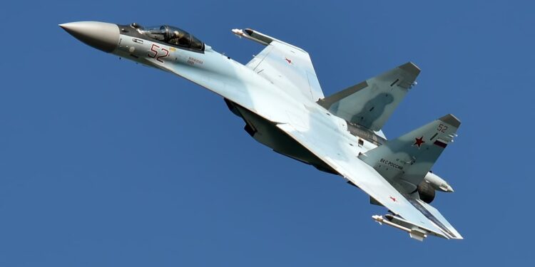 Russische SU-35 neergeschoten boven Kursk