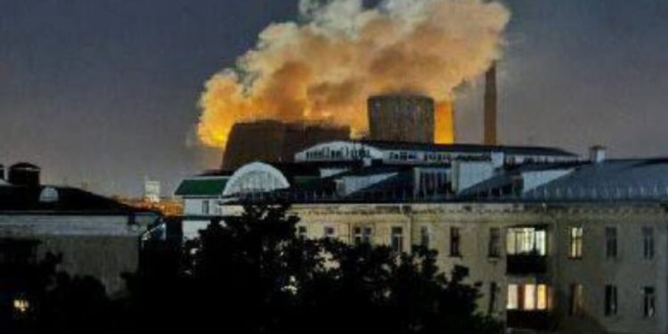 Oekraïense drone veroorzaakt brand in chemische fabriek in Toula