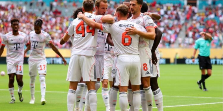 Bayern München verslaat Flamengo met 4-0 en ontmoet Paris Saint-Germain in kwartfinales. Bekijk de doelpunten.