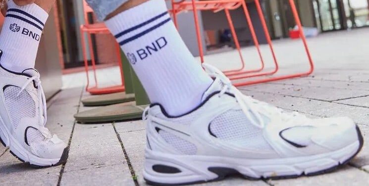 Duitse inlichtingendienst verkoopt spionagesokken en mokken online