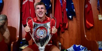 Olympiakos houdt vast aan Kostinias