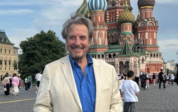 Elon’s vader onthult: Elon lijdt aan PTSS