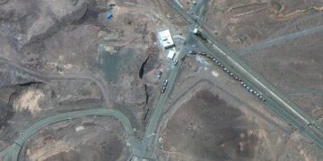 Trump’s deal voor uranium in Fordo: vrachtwagens bedekken de putten