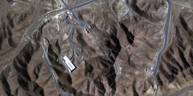 Satellietfoto’s tonen mogelijke bombardering van ventilatieputten in Forto