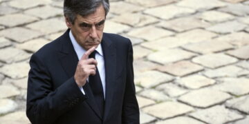 Franse ex-premier Fillon veroordeeld tot 4 jaar gevangenisstraf