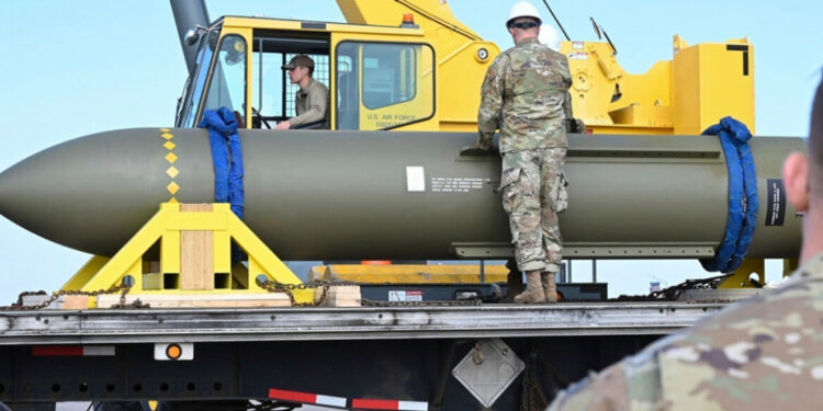 Amerikaanse en Israëlische coördinatie bij invallen in Iran