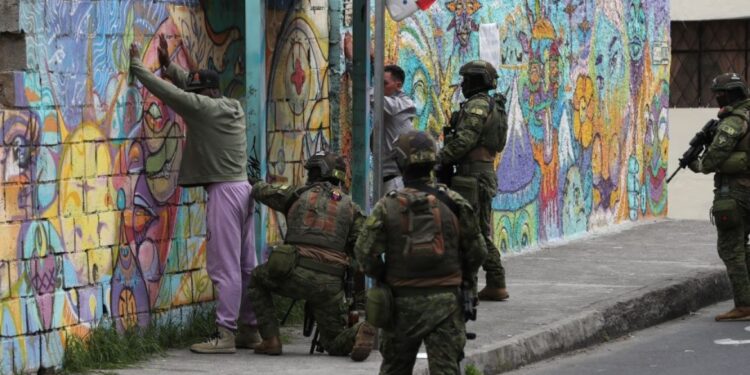 Ja tegen buitenlandse militaire bases in Ecuador voor bendebestrijding