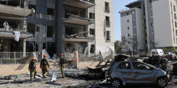 Israëlische legerhits in Teheran: Hameni kondigt nieuwe interventie aan.