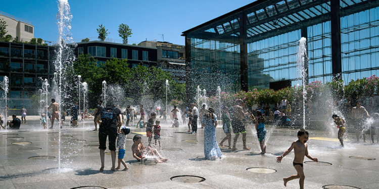 Extreme hitte in Zuid-Europa: recordtemperaturen en klimaatopvang in Frankrijk en Italië
