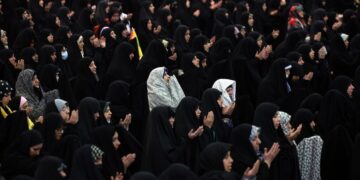 Historische begrafenis in Teheran voor 60 slachtoffers van oorlog met Israël