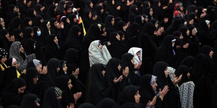 Historische begrafenis in Teheran voor 60 slachtoffers van oorlog met Israël