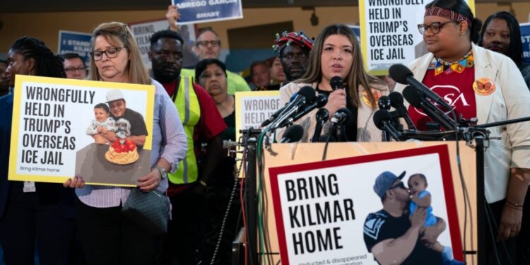 Man onterecht gedeporteerd door Trump in mensenhandelzaak met wapens en drugs