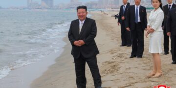 Kim Jong-un opent toeristisch resort na verlaten van raketprogramma