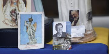 Senator Uribe nog steeds kritiek in Colombiaanse ziekenhuis