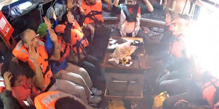 Israëlisch leger bezet Madleen zeilboot; bewoners keren terug naar thuisland