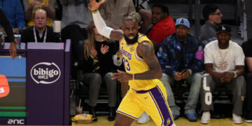LeBron James klaar voor 23e seizoen in NBA – Verlengt met Lakers