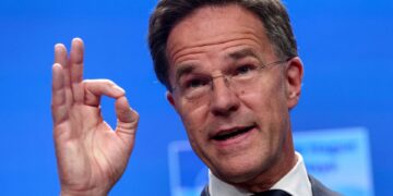 Rutte prijst Trump voor actie in Iran: “beslissende zet”