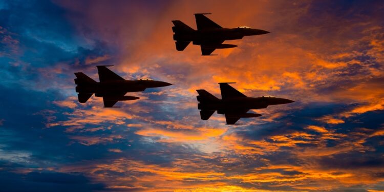 Poolse jachtvliegtuigen reageren op Russische aanval in West-Oekraïne