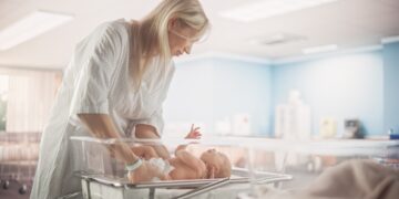 Ouders gearresteerd na dood baby van 5 maanden op Paros